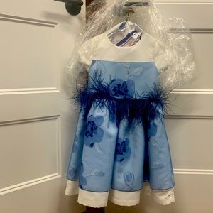 Beautiful girls party dress size 7/8. Worn once